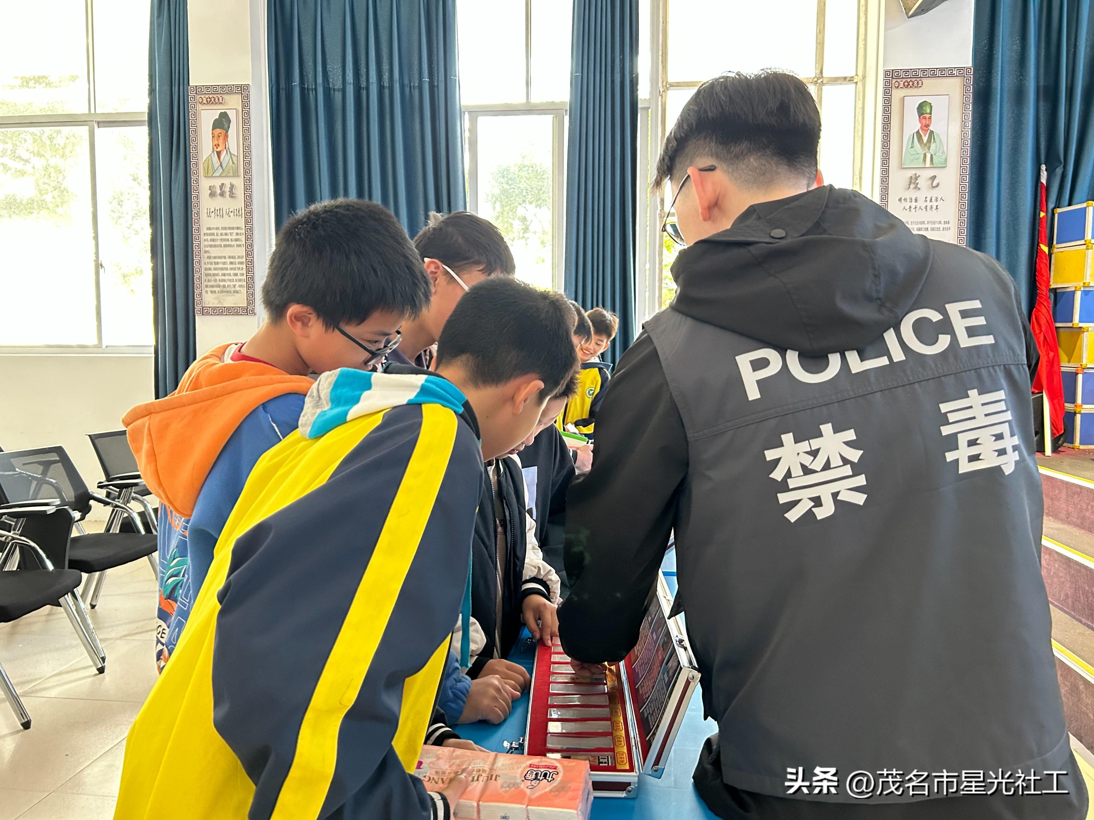 高新区开展“无毒青春 健康生活”——校园毒品预防教育宣传活动-8.jpg