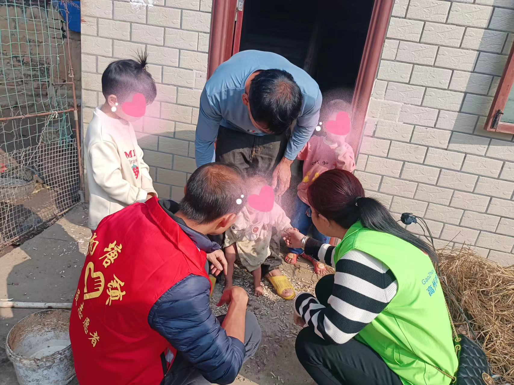 高州市巾帼志愿者协会宣传部开展“迎新春，送温暖，献爱心”志愿服务活动-13.jpg