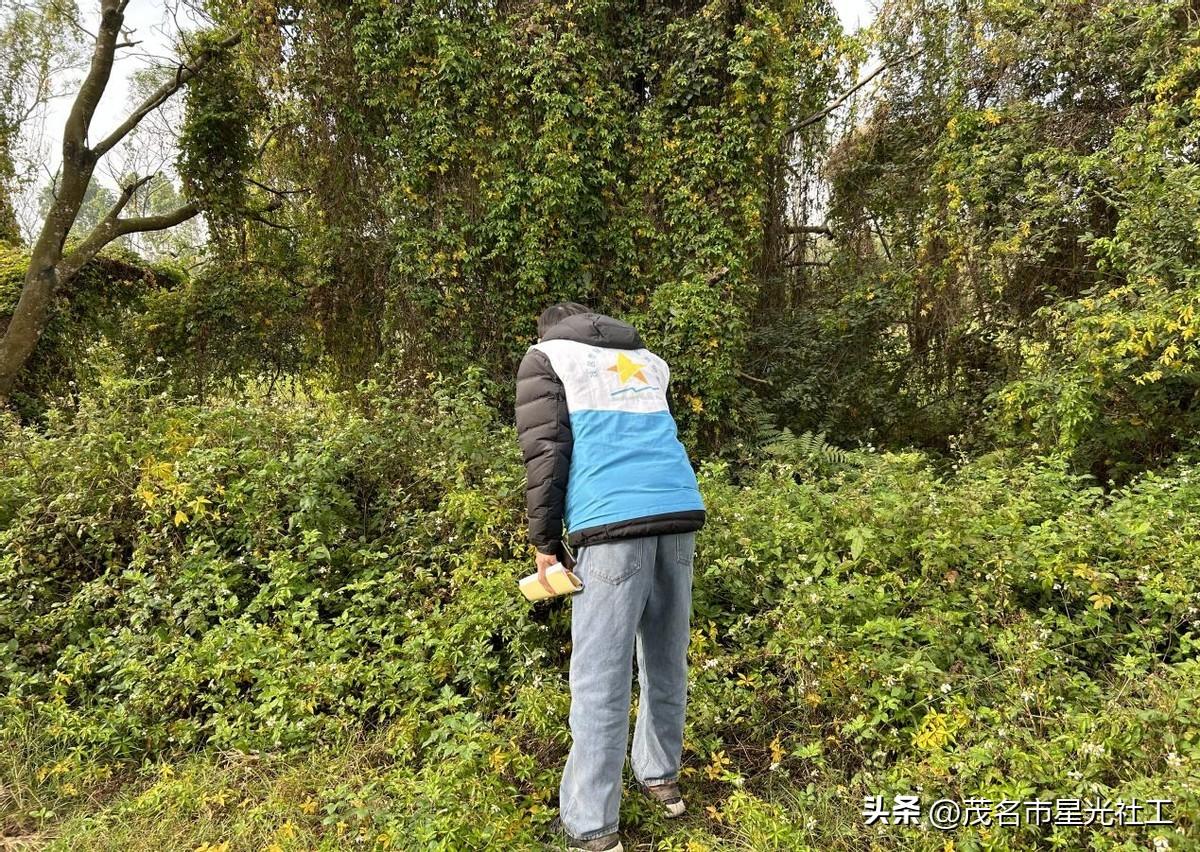 禁种铲毒走进张屋村委会-4.jpg