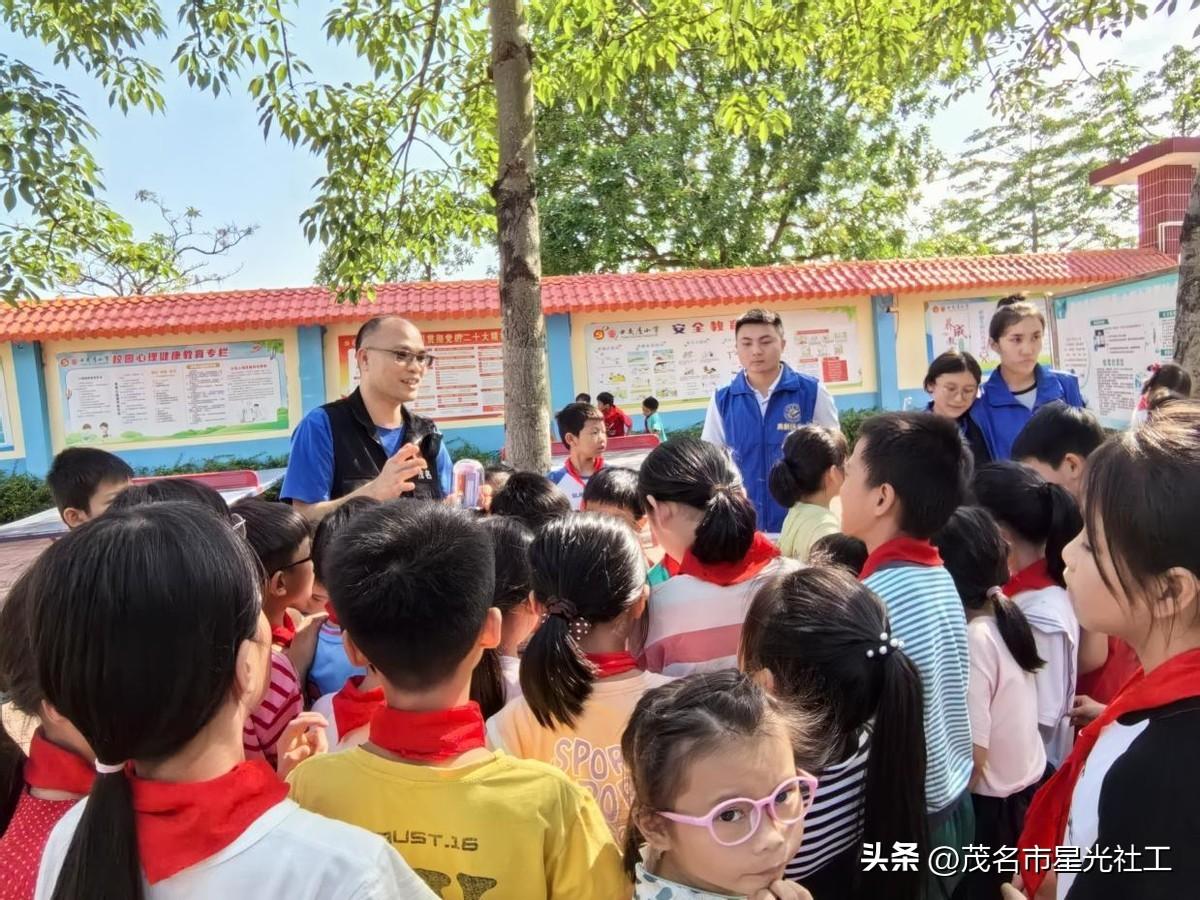 禁毒+防性侵宣讲课走进田头屋小学-5.jpg