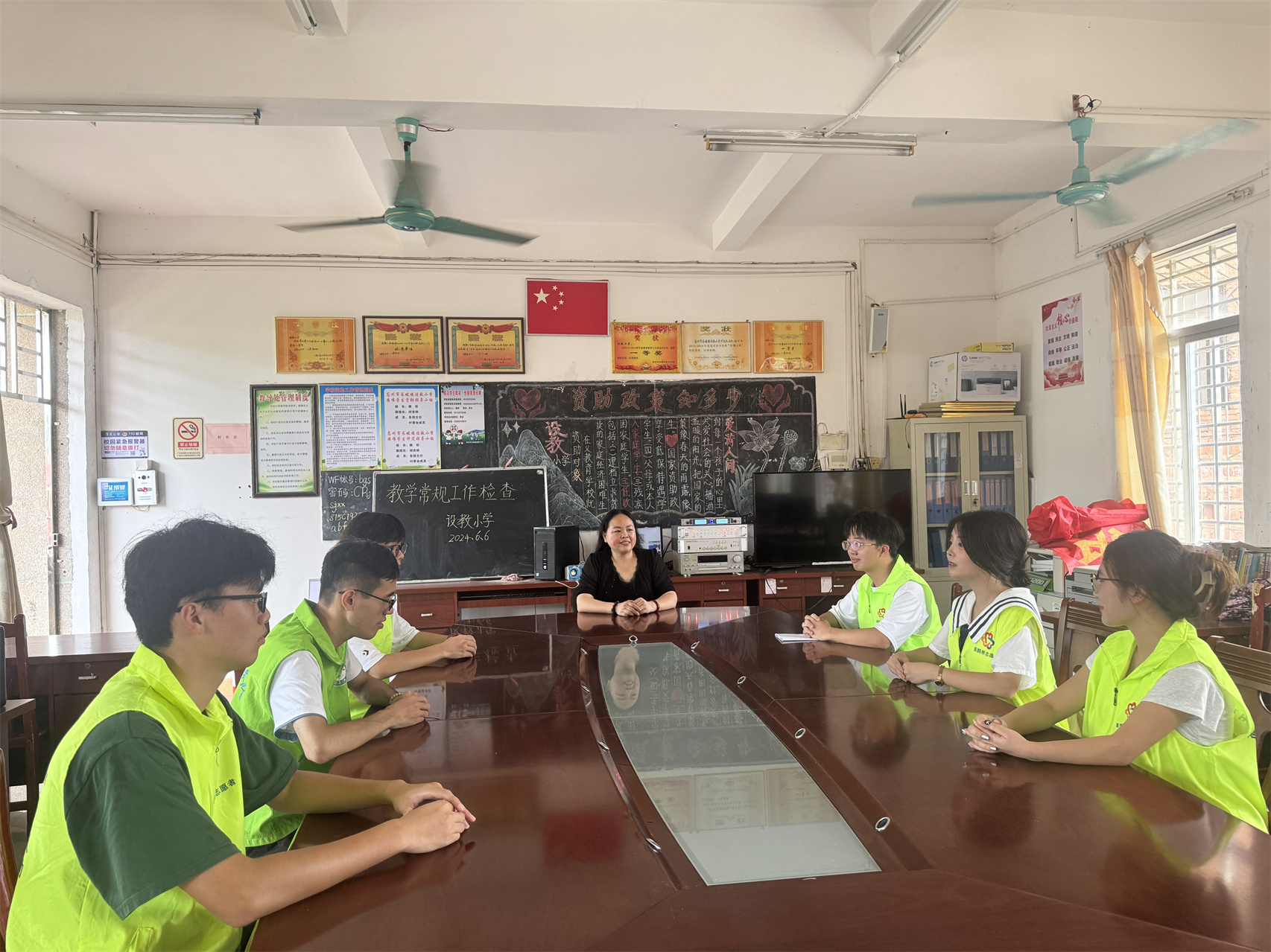 送课下乡，公益助学-2.jpg