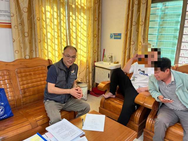 探访吸毒人员，点亮回归灯塔-2.jpg