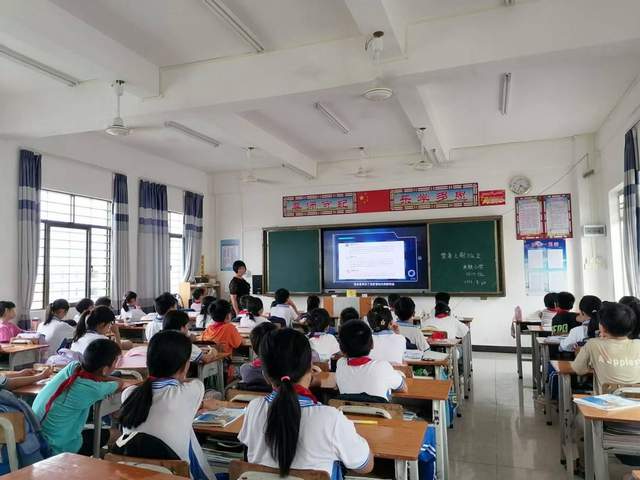 米粮小学秋季禁毒主题班会活动-2.jpg