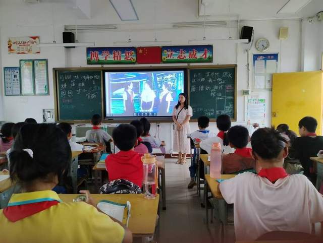 禁毒宣传入校园 师生共筑无毒环境-1.jpg