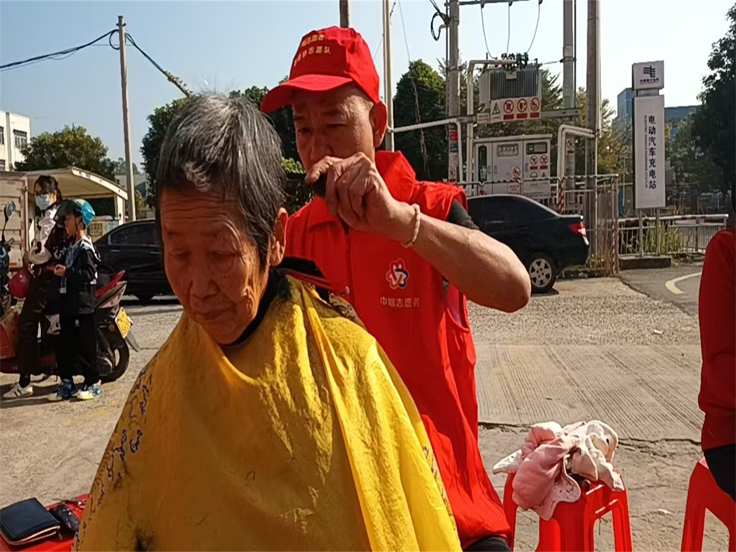南塘镇爱心汇聚：巾帼志愿服务暖人心-11.jpg