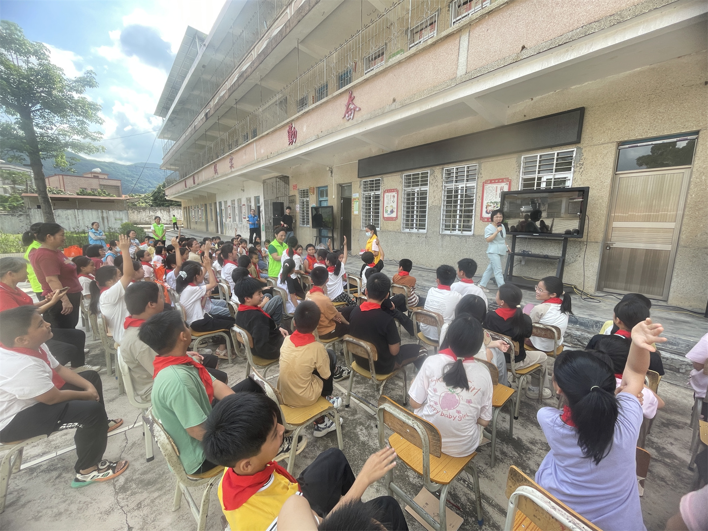 法伴成长护童心 家校共育筑和谐-17.jpg