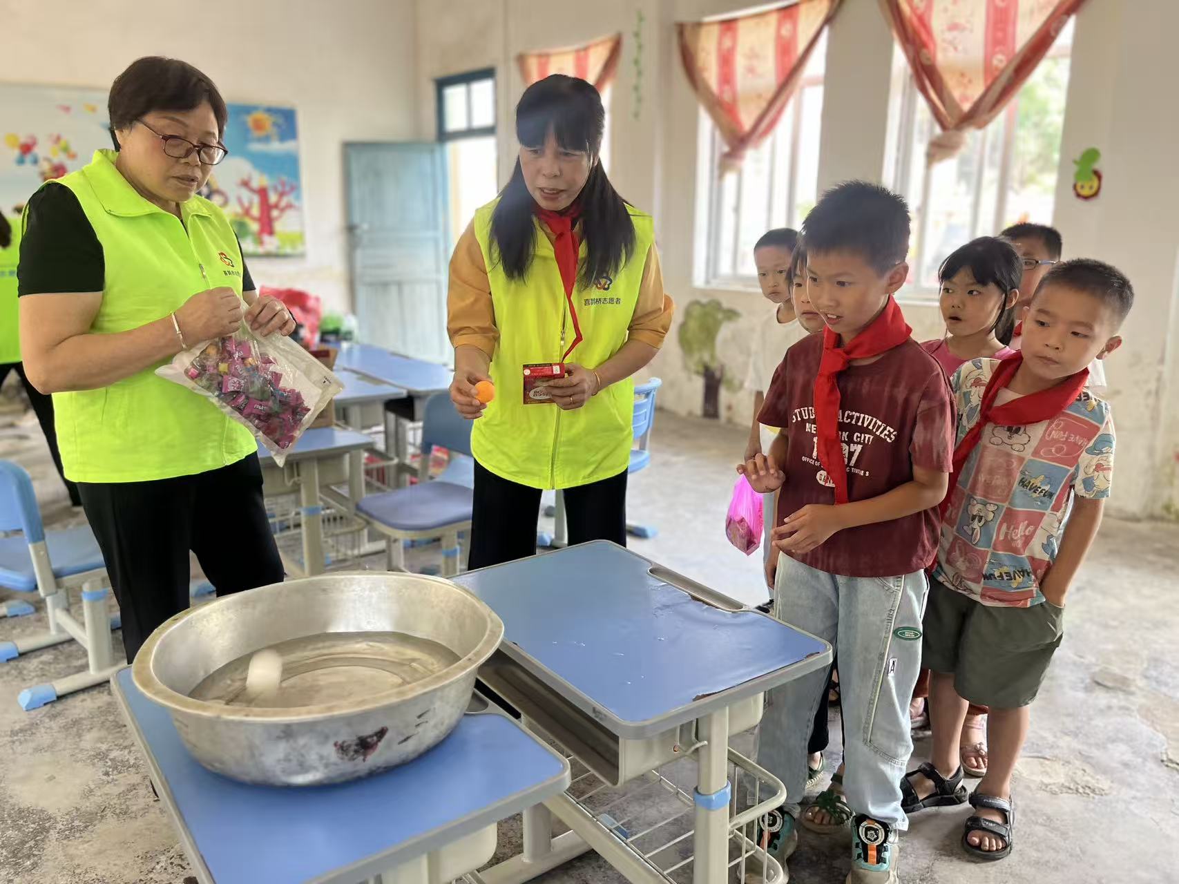 童心筑梦 志愿同行——高州市巾帼志愿者协会宣传部六一关爱儿童活动暖人心-28.jpg