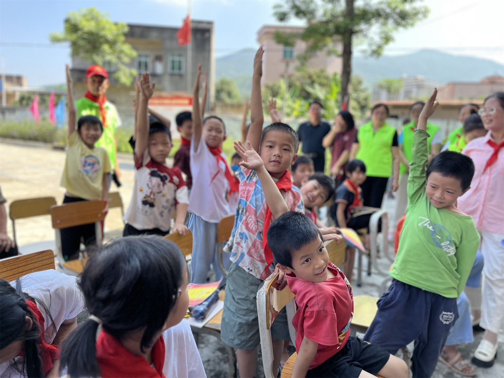 童心筑梦 志愿同行——高州市巾帼志愿者协会宣传部六一关爱儿童活动暖人心-24.jpg