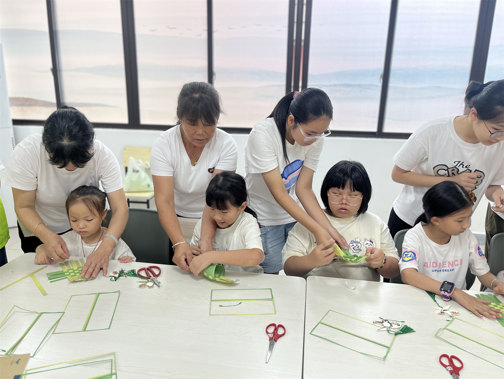 “粽香传情·文明润心”——高州市2025年端午节家庭文明建设活动成功举办-8.jpg