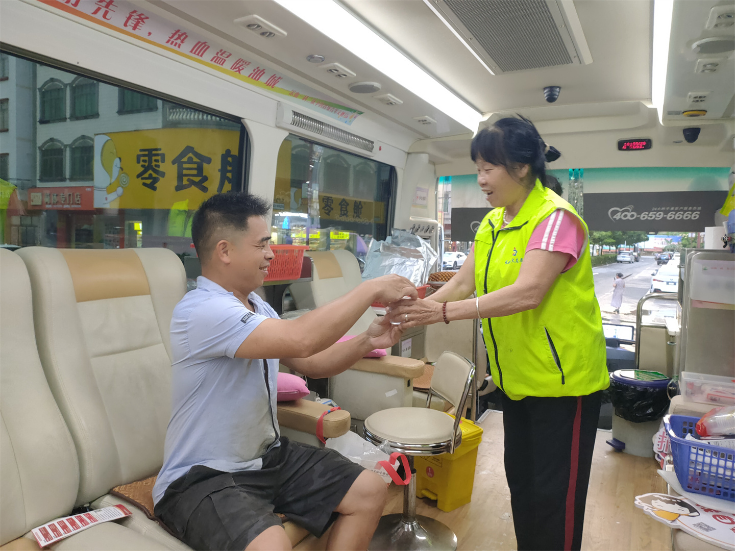 爱心汇聚，热血传递：长坡镇薪火志愿服务队助力无偿献血活动-7.jpg