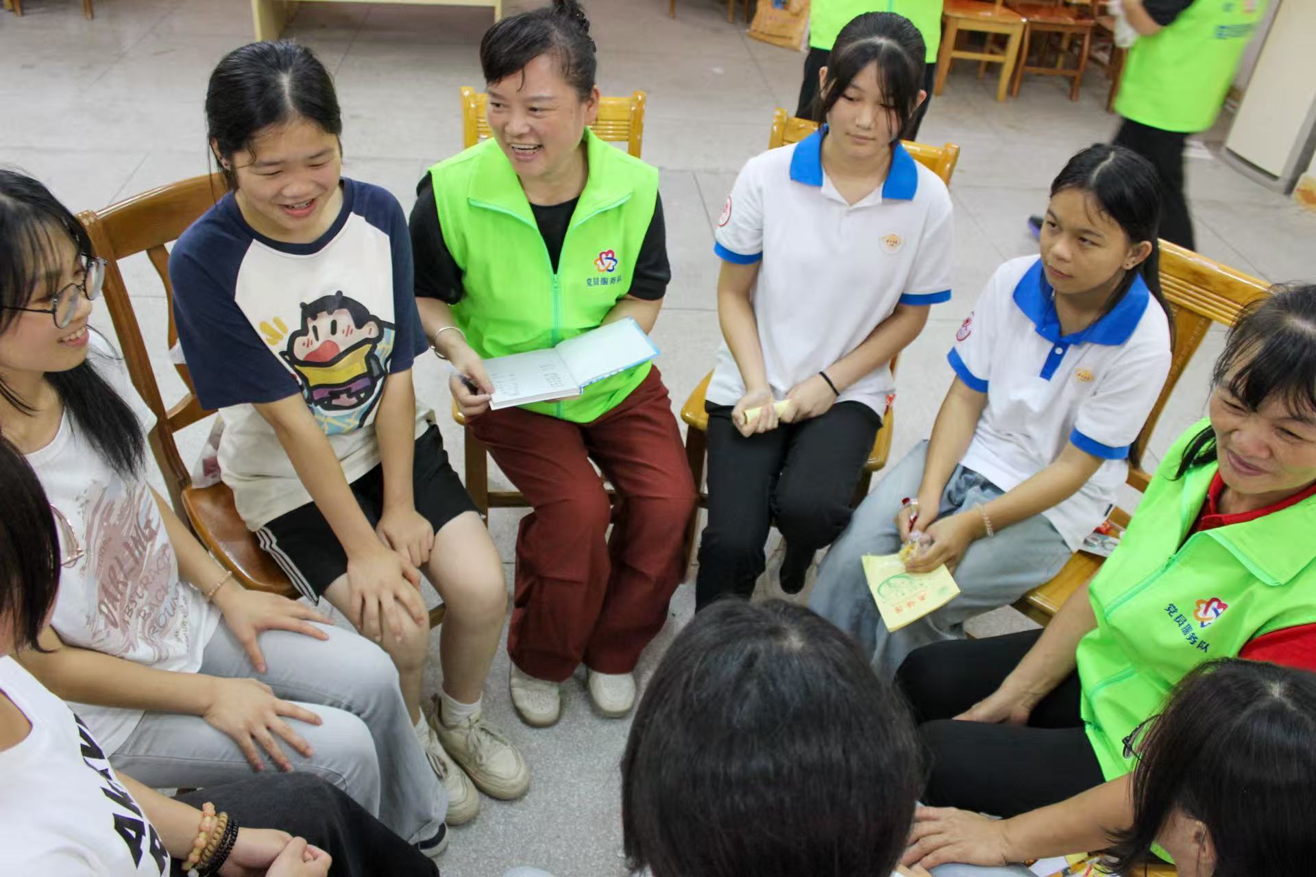 高州妇联创新心理课堂：中医穴位情绪管理与青少年成长赋能工作坊-12.jpg