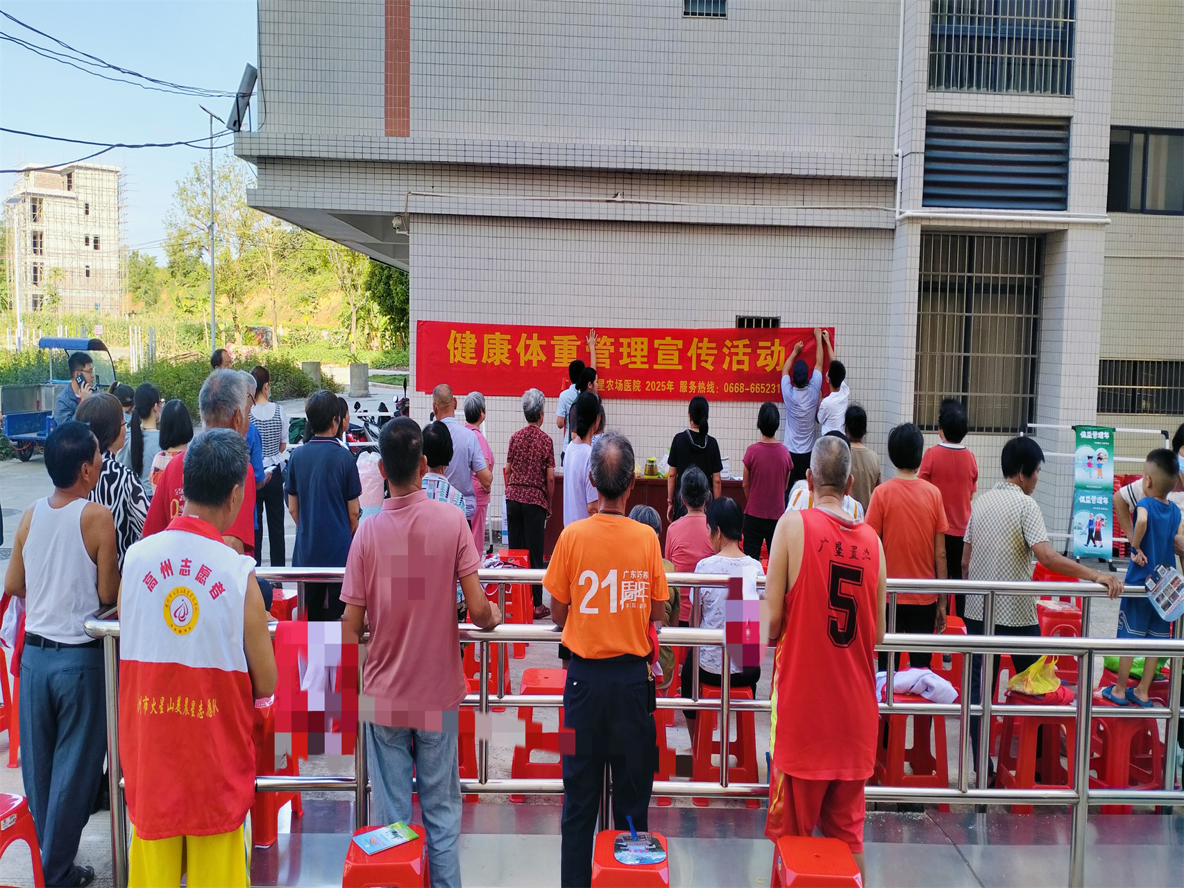 火星山美晨星志愿队开展“夏日送清凉 健康伴我行”活动，为一线人员送上关怀-5.jpg