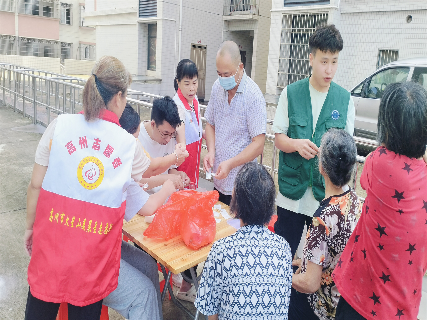三伏天灸进社区：传统智慧守护夏日健康-4.jpg
