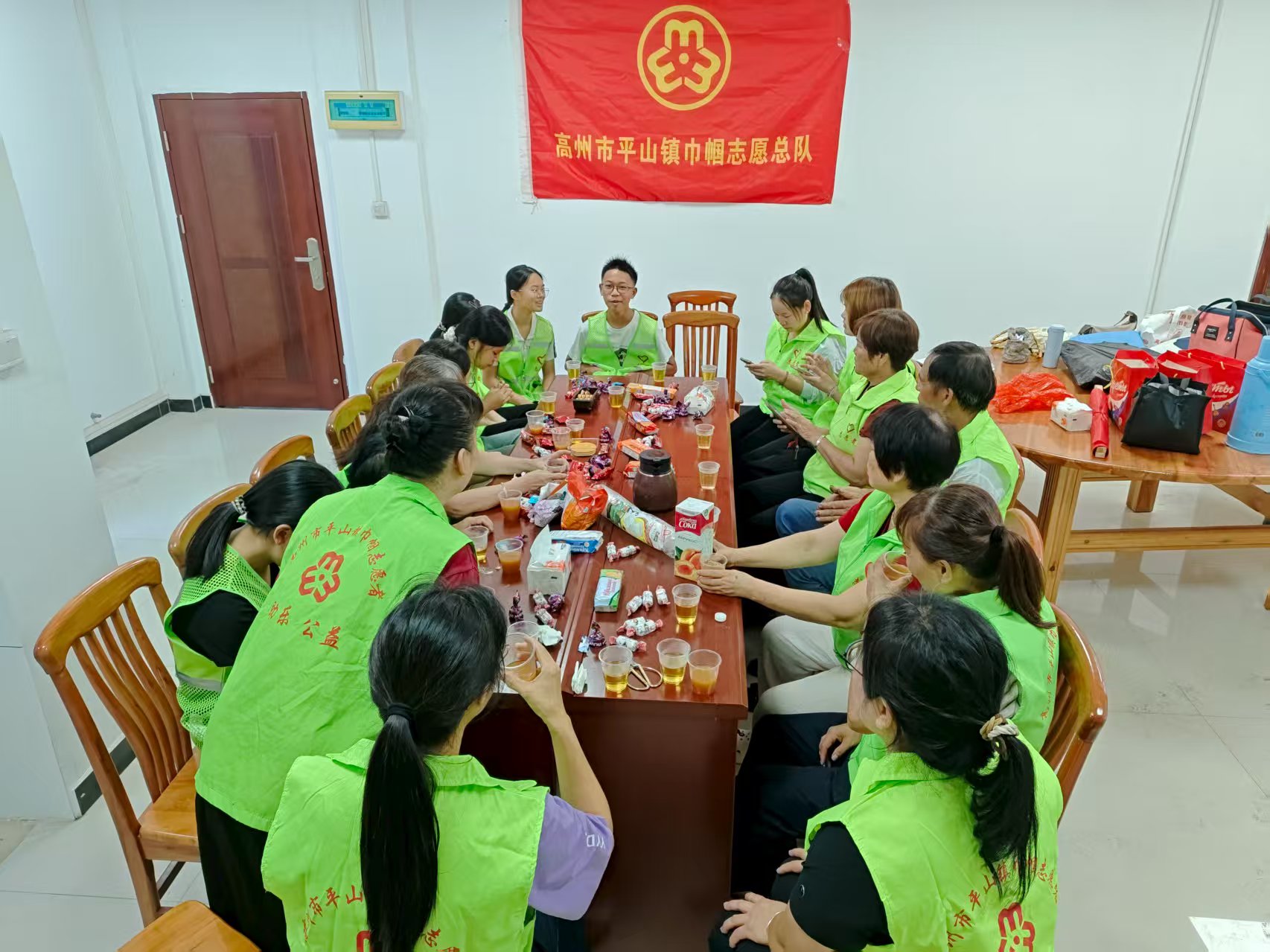 充电赋能！平山镇巾帼志愿队组织志愿知识与应急实操培训-1.jpg