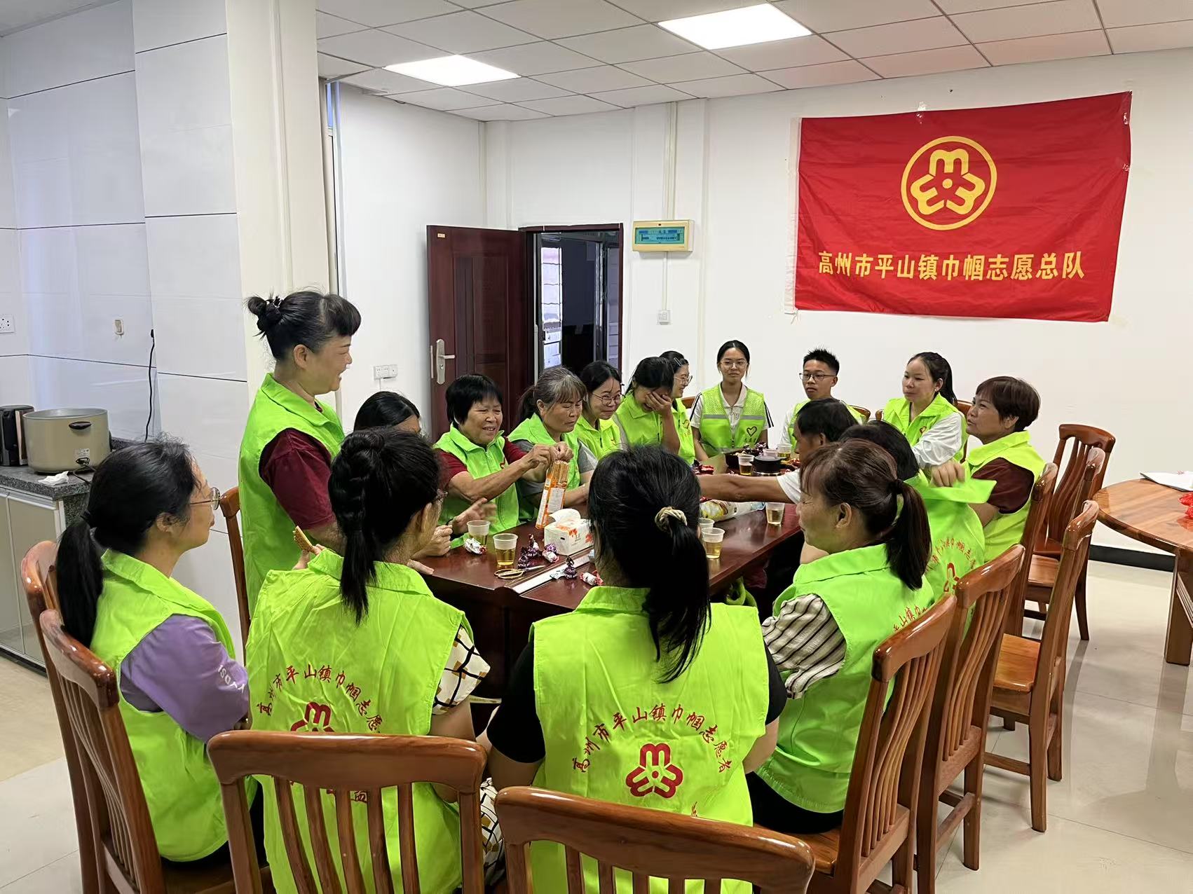 充电赋能！平山镇巾帼志愿队组织志愿知识与应急实操培训-2.jpg