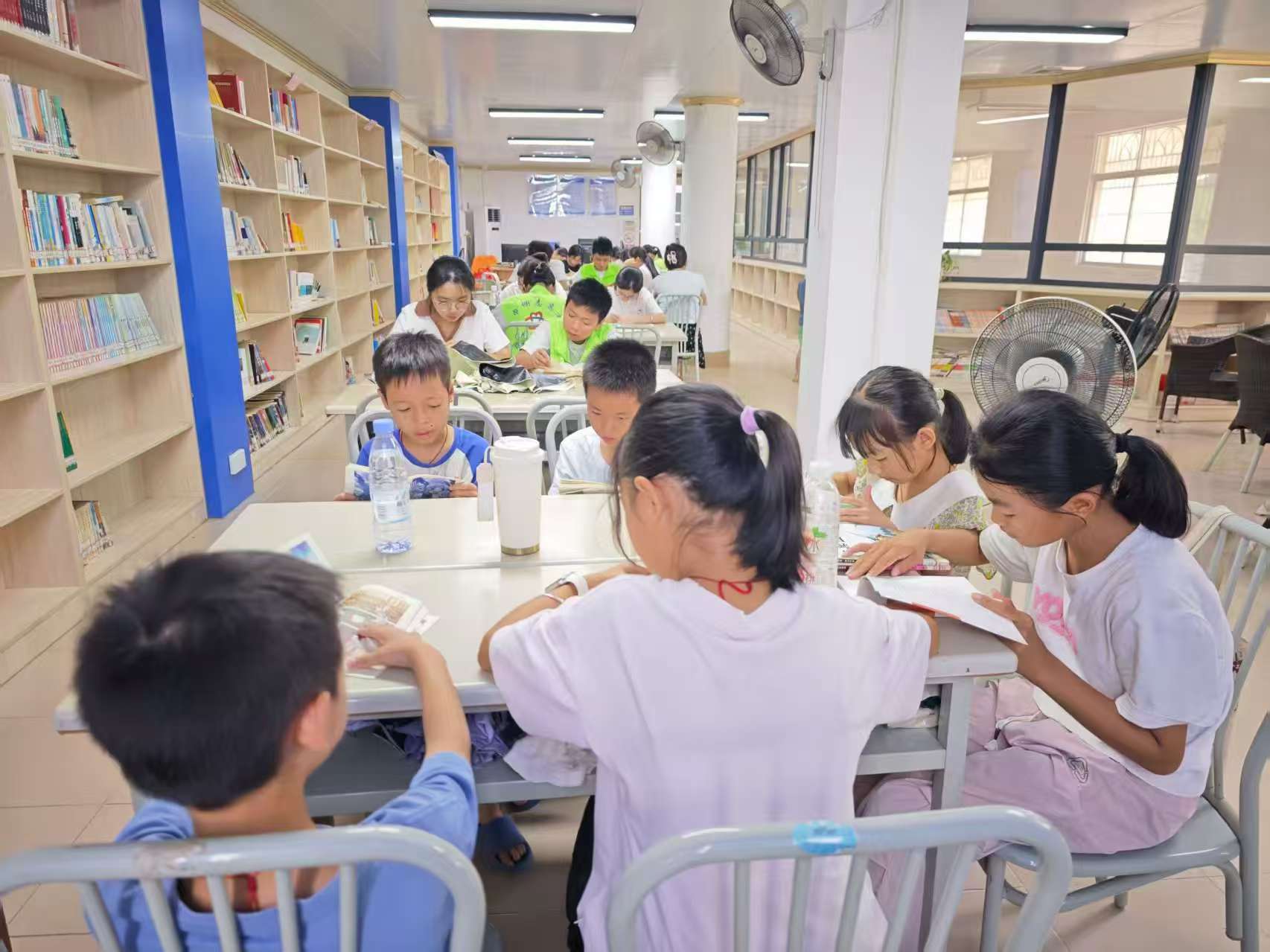 高州市荷花镇青年志愿队：暑期辅导传温情，陪伴助力共成长-5.jpg