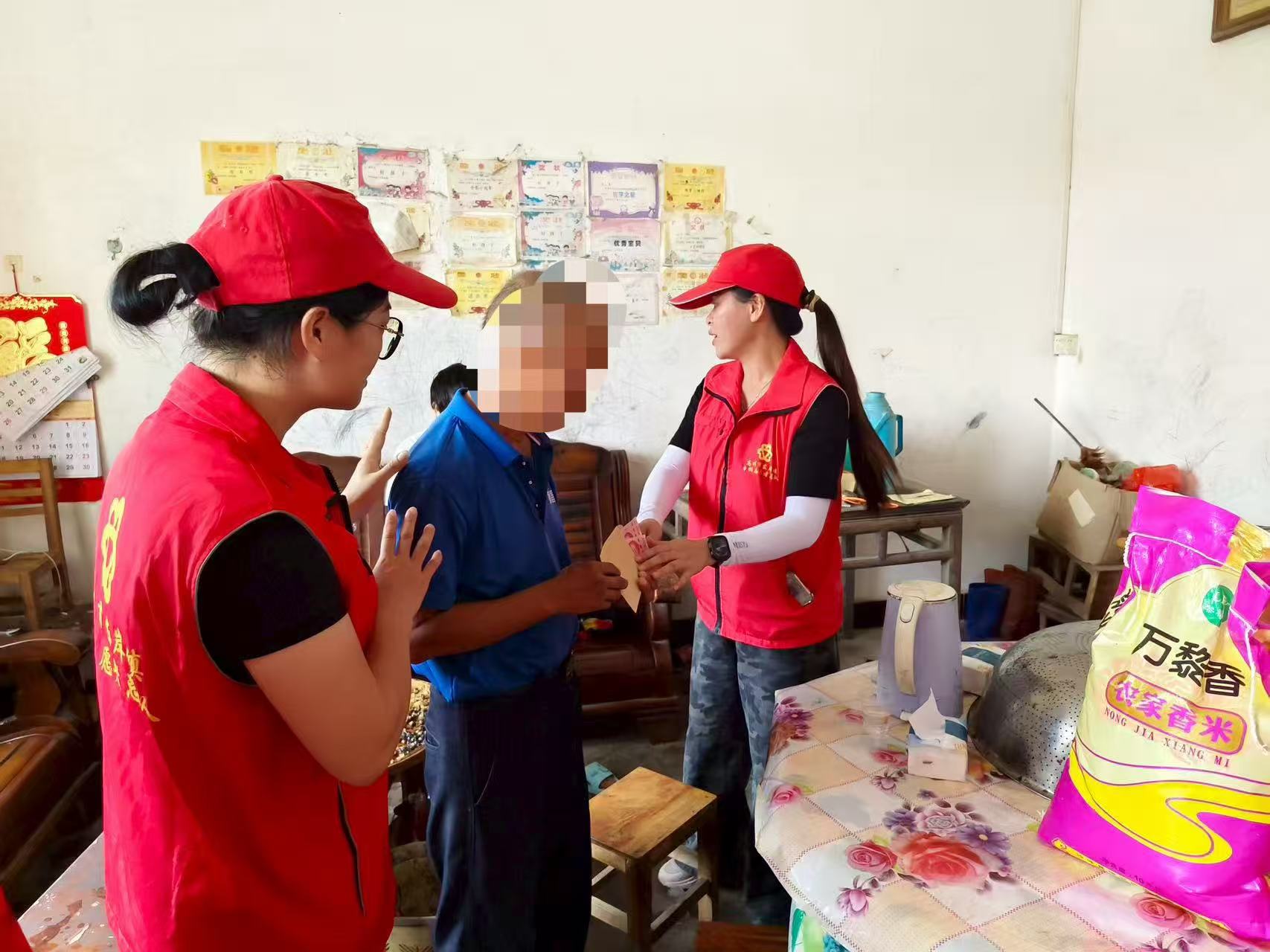 东岸镇巾帼志愿服务队：情系特殊困境家庭 志愿关爱暖人心-9.jpg