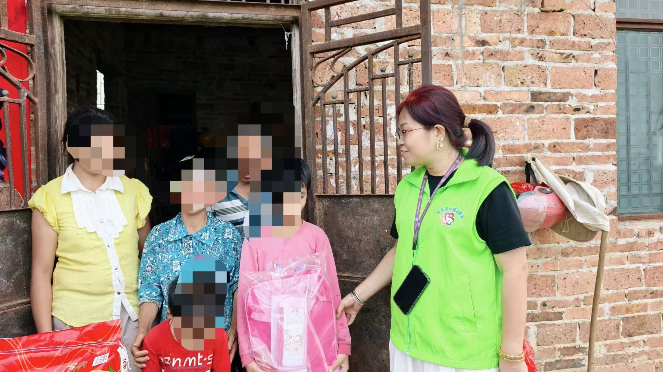 双节慰问暖乡野，巾帼志愿递温情-16.jpg