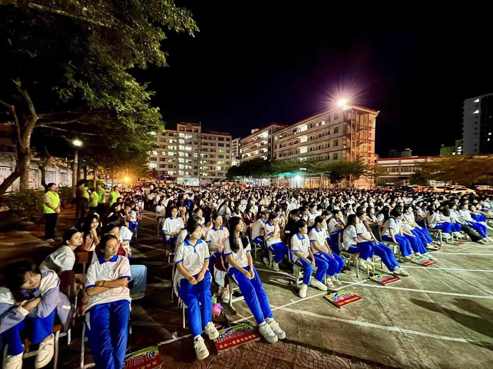 巾帼普法乡村行，守护青春不“缺席”——高州市妇联在长坡一中筑牢青春期安全防护网-11.jpg