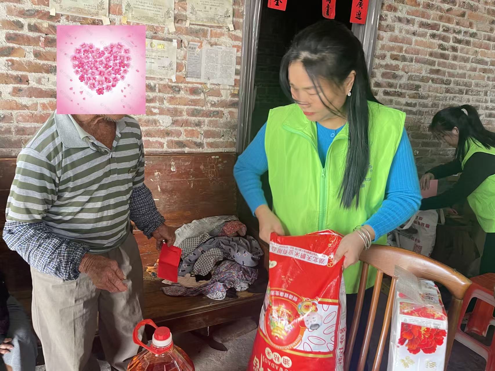 情暖重阳，爱满榭村——高州市巾帼志愿者协会绿舟总队开展敬老慰问活动-2.jpg
