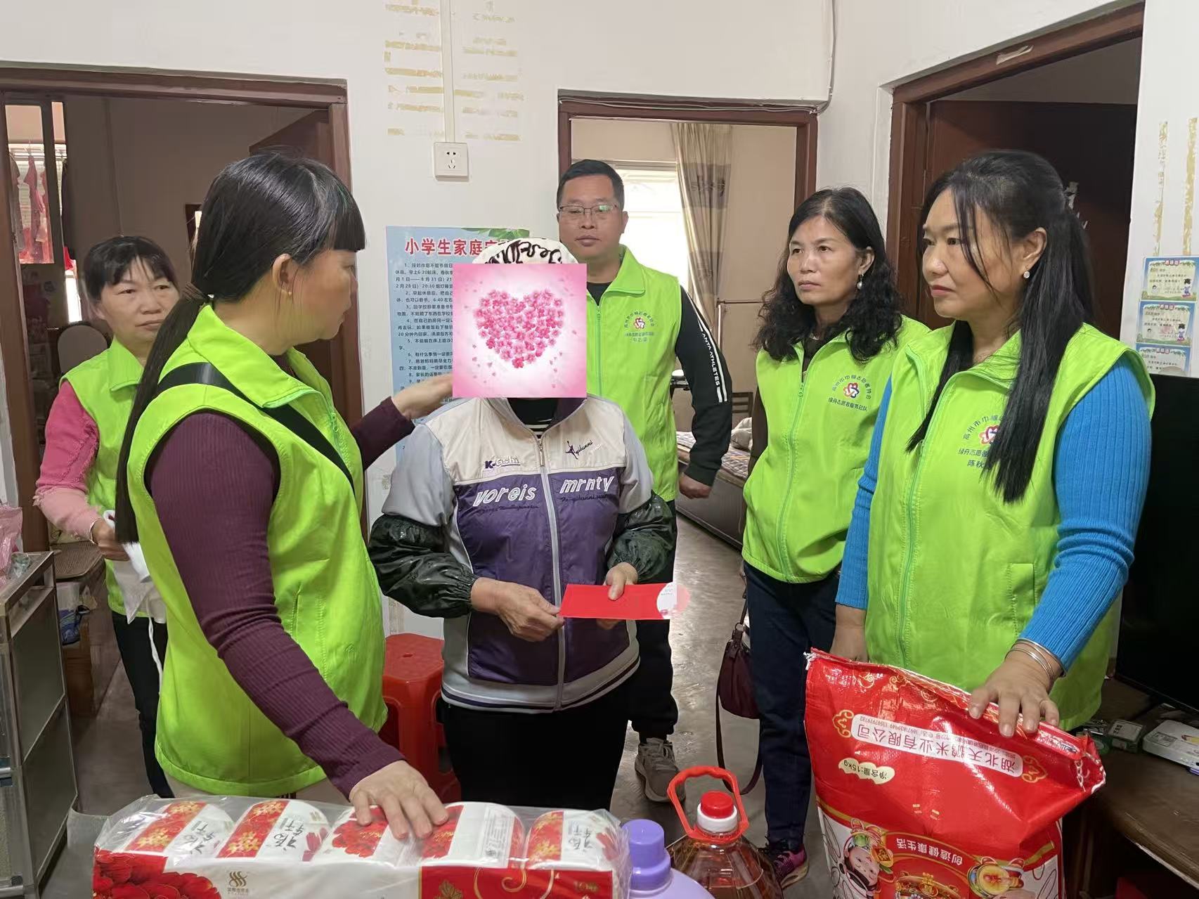 情暖重阳，爱满榭村——高州市巾帼志愿者协会绿舟总队开展敬老慰问活动-10.jpg