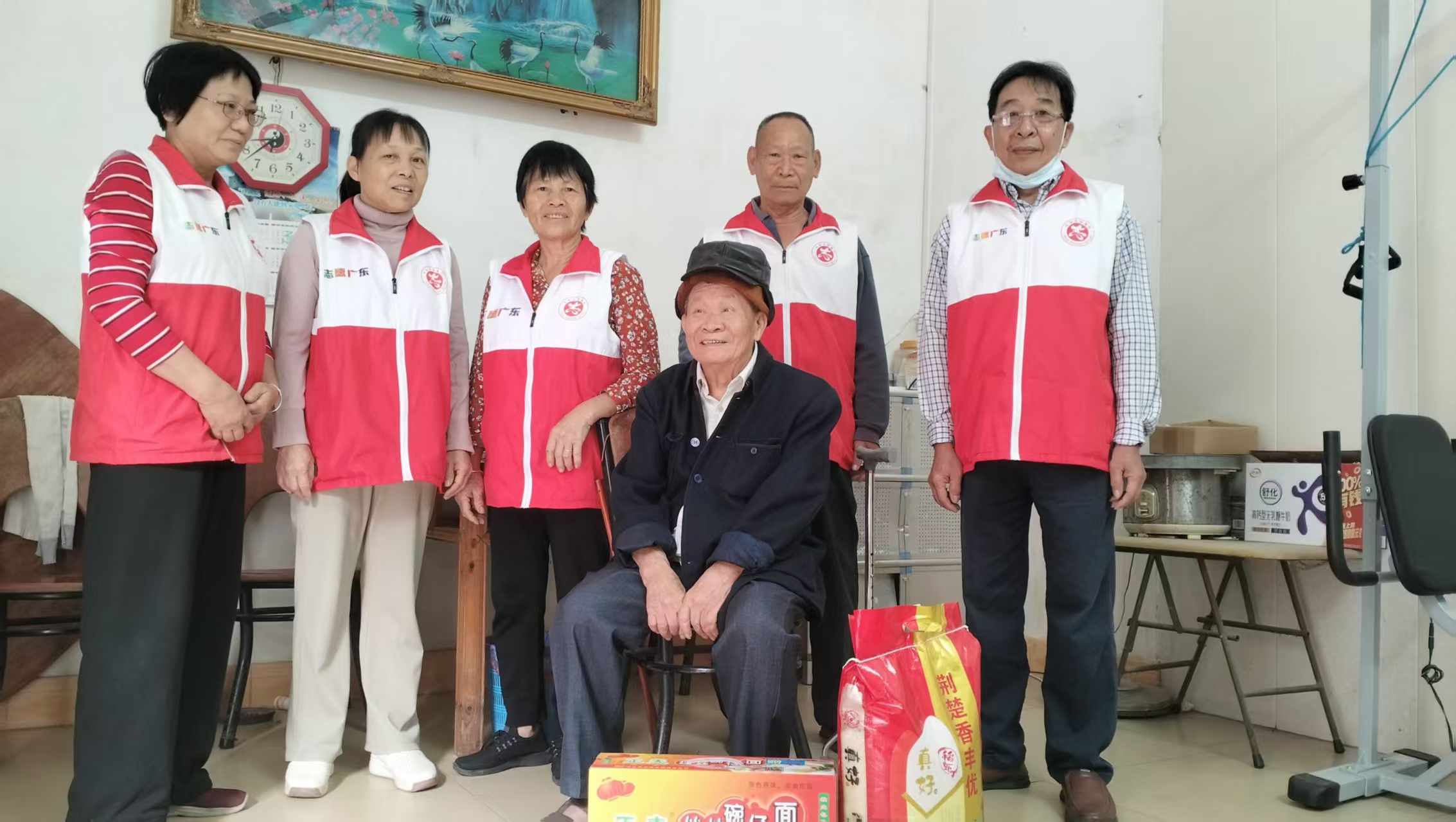 重阳敬老行，温情暖寿星-火星山美晨星志愿队慰问火星农场高龄老人-4.jpg