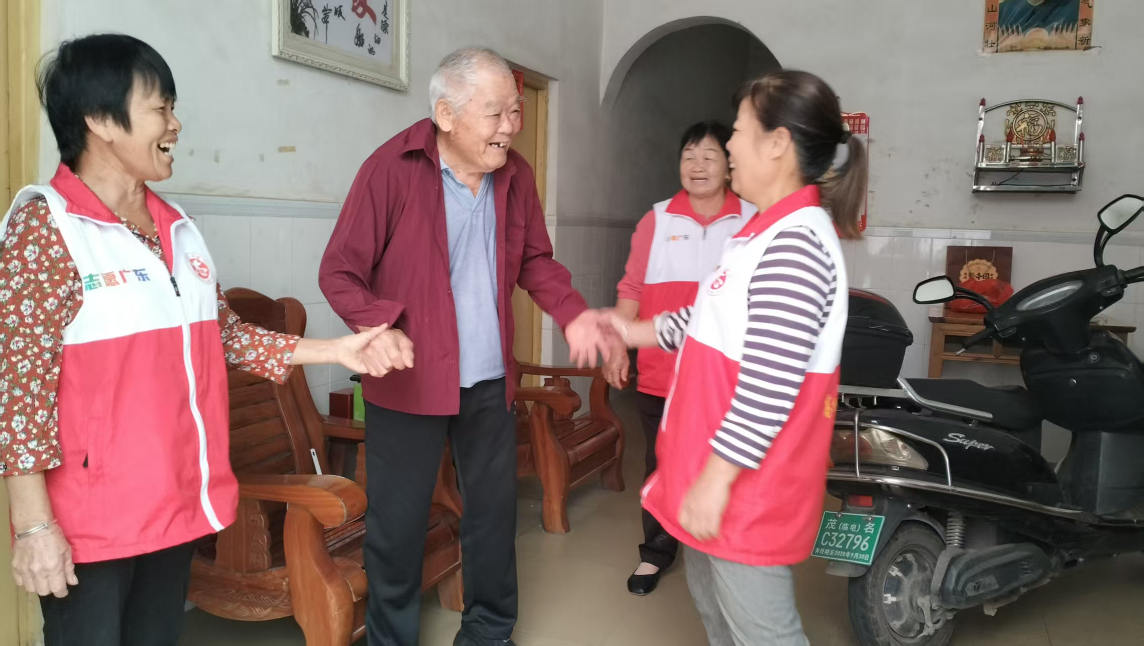 重阳敬老行，温情暖寿星-火星山美晨星志愿队慰问火星农场高龄老人-8.jpg