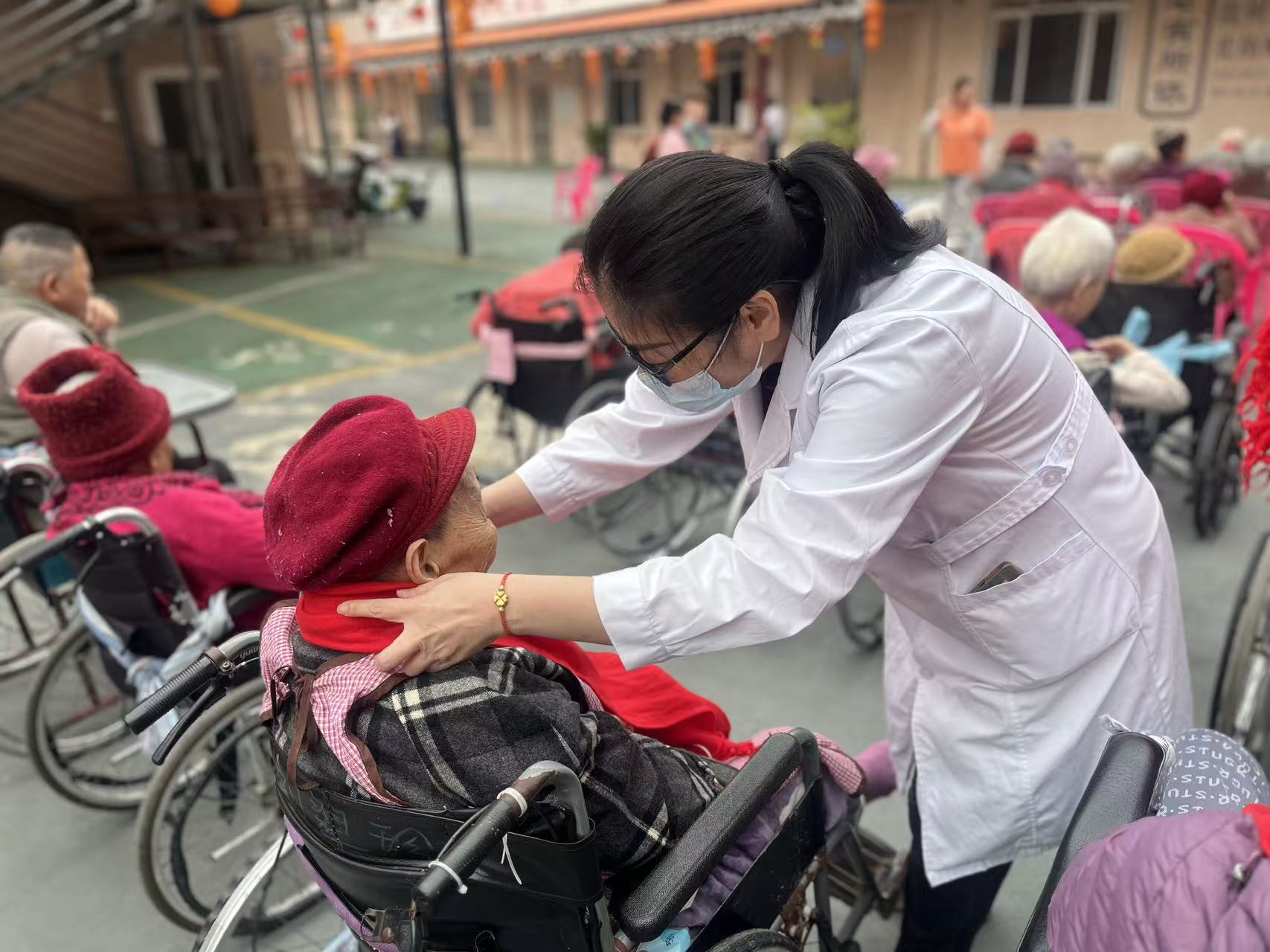 巾帼志愿者暖心相伴 北街颐养院重阳暖意浓-3.jpg