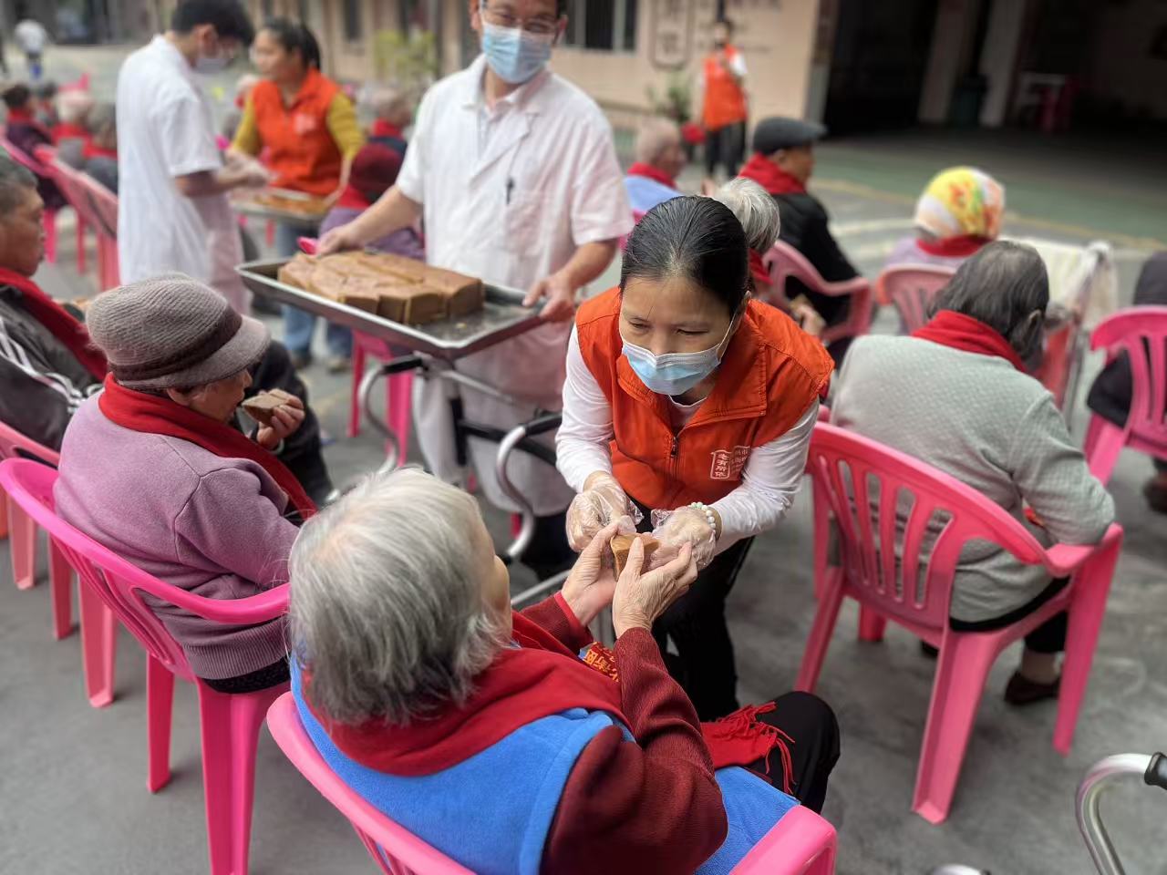 巾帼志愿者暖心相伴 北街颐养院重阳暖意浓-5.jpg