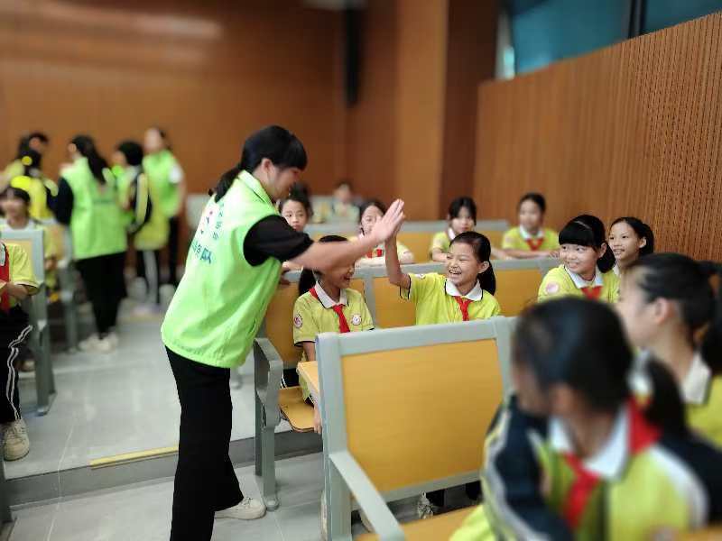 法伴成长 拒绝欺凌 高州家风家教幸福课为青春护航-13.jpg