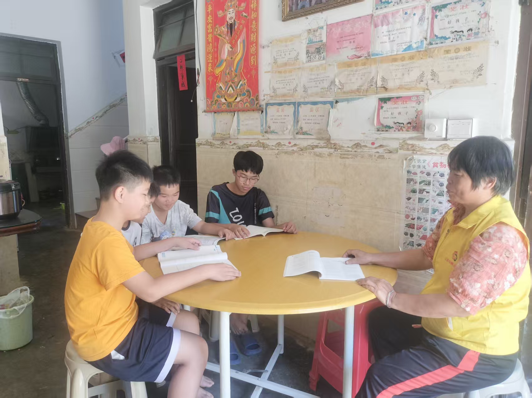 情暖童心护成长 巾帼花开映初心 ——长坡村“爱心妈妈”结对关爱活动纪实-2.jpg