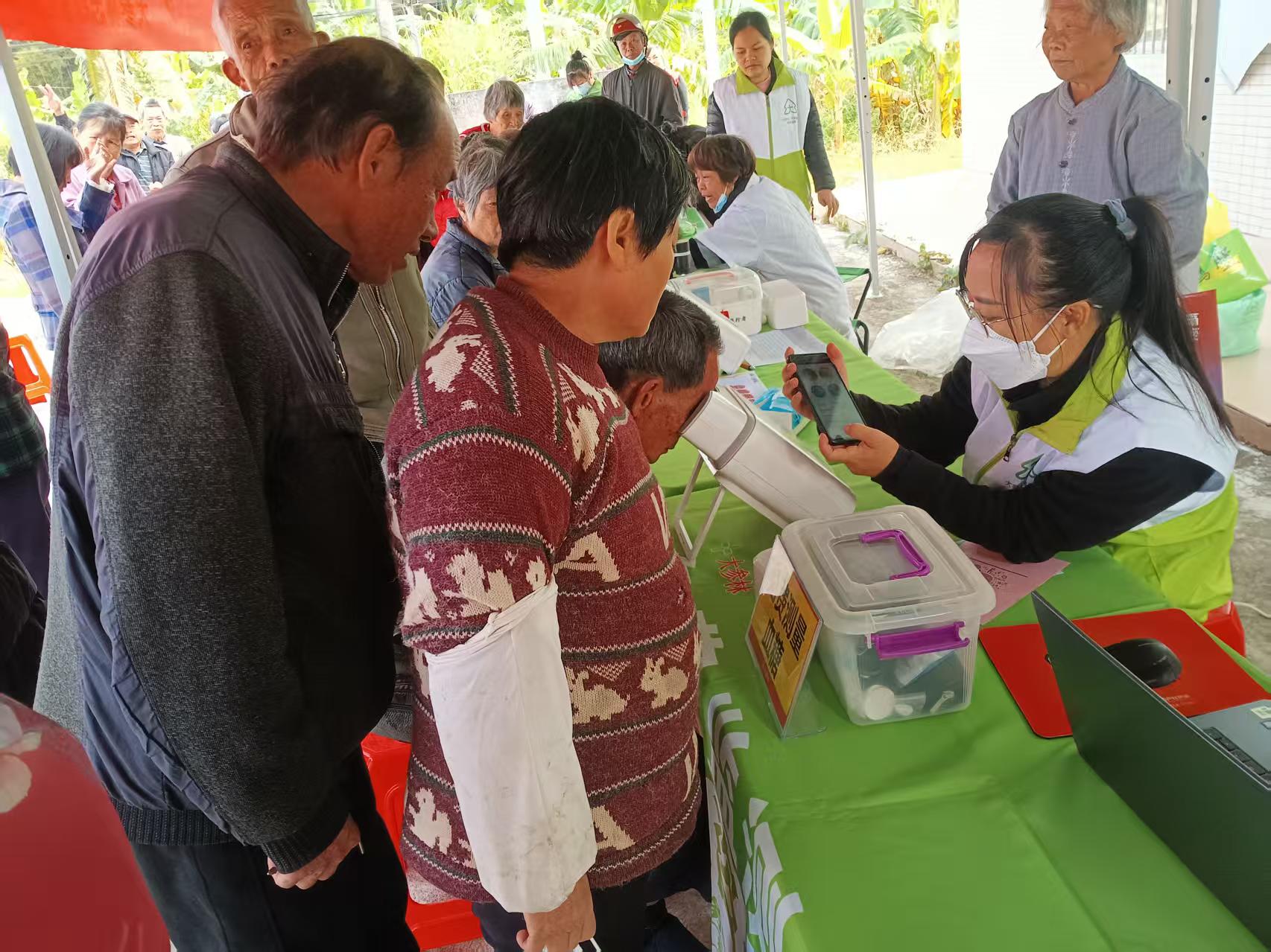 公益健康进乡村 巾帼志愿力量显担当-3.jpg