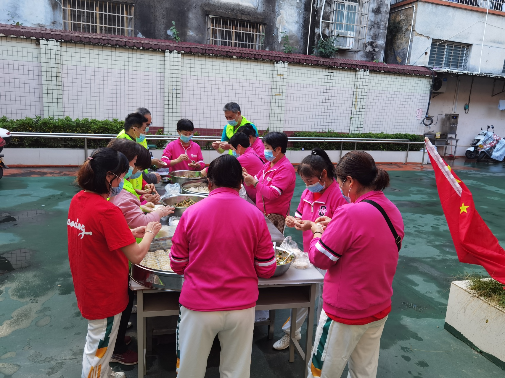 冬至暖人心 巾帼志愿敬老行-12.jpg