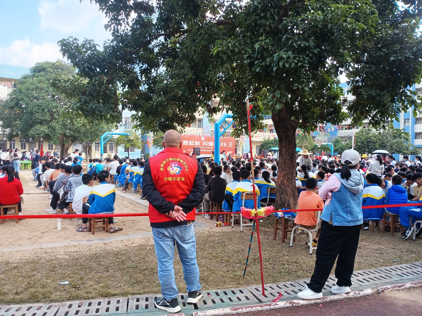 巾帼志愿添温情 元旦汇演绽芳华  —南塘镇巾帼志愿服务总队助力中心小学文艺汇演圆满举办-6.jpg