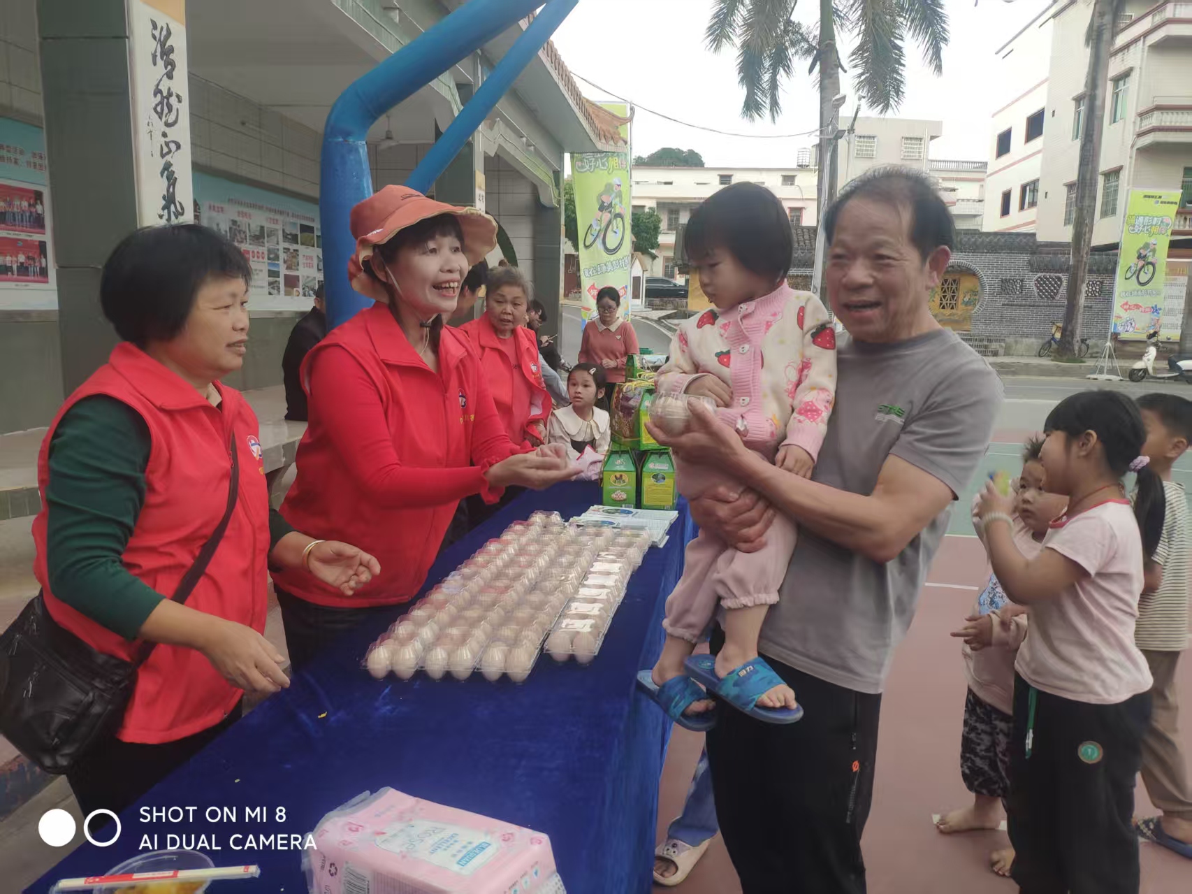 南塘镇巾帼志愿服务总队倾情助力 彭村颁奖盛典彰显好心精神-8.jpg