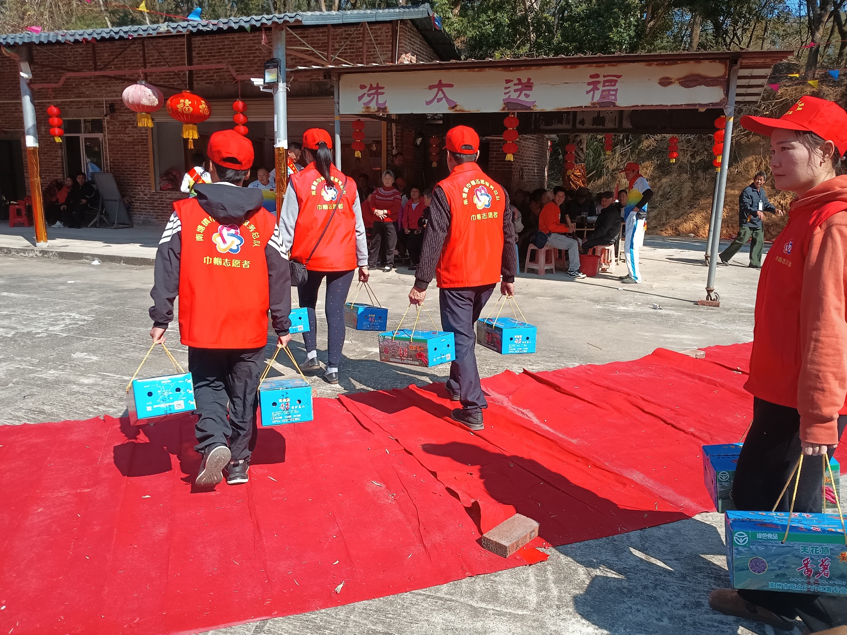 巾帼绽芳华 志愿践初心  —南塘镇巾帼志愿服务总队助力冼夫人纪念馆11周年庆典-5.jpg