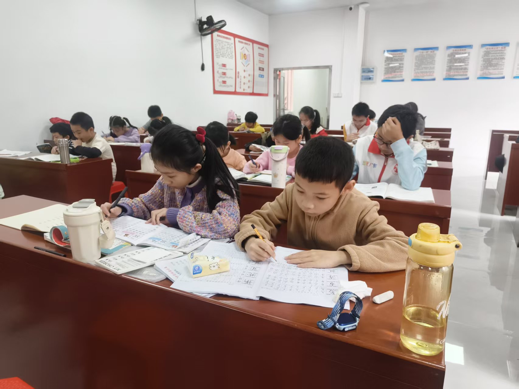 趣玩寒假 乐享成长——高州市巾帼志愿者协会开展寒假公益关爱活动-8.jpg