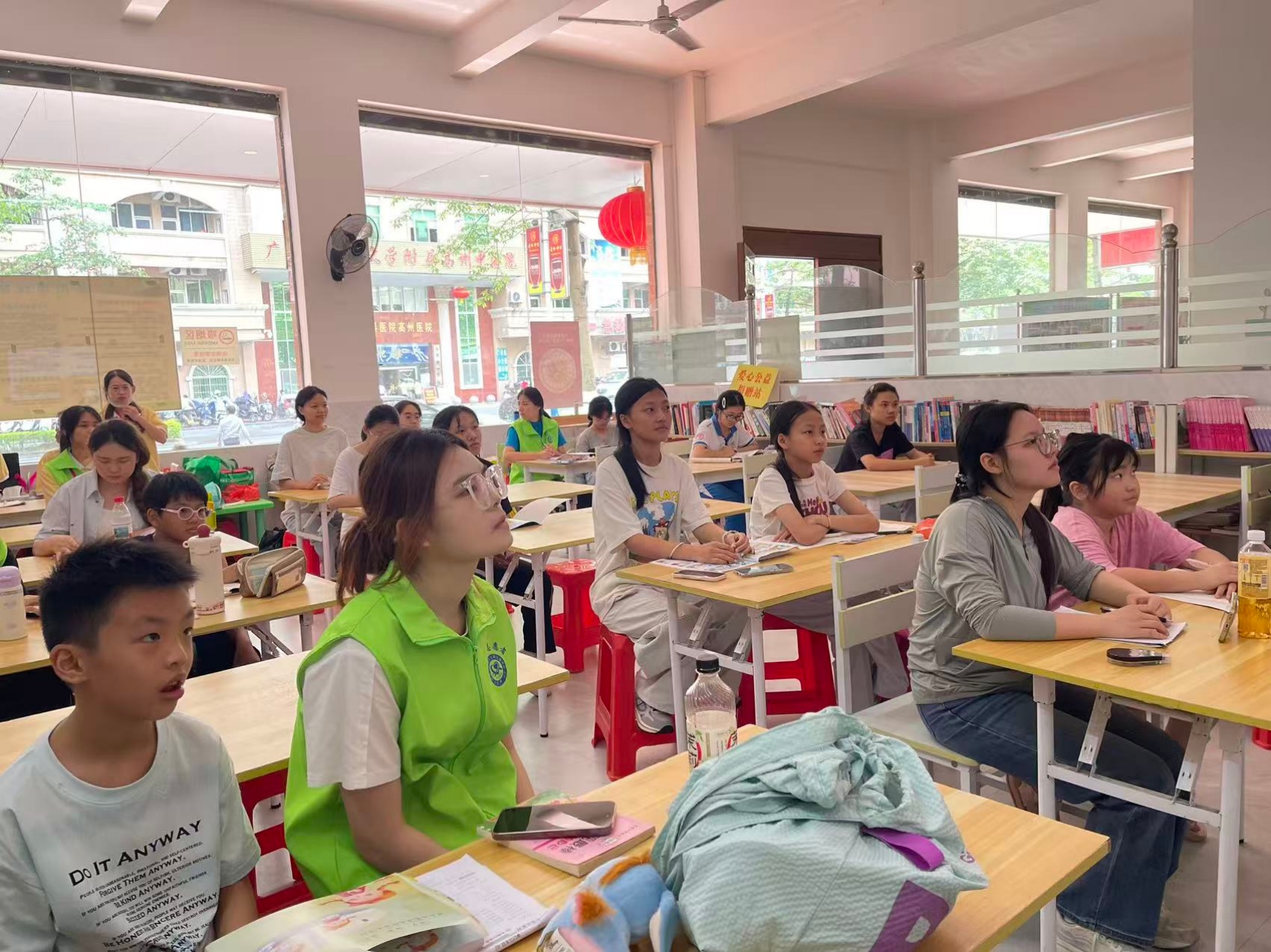 童心筑梦 趣味育人｜高州市巾帼志愿者协会开展公益义教活动 护航少年成长-9.jpg