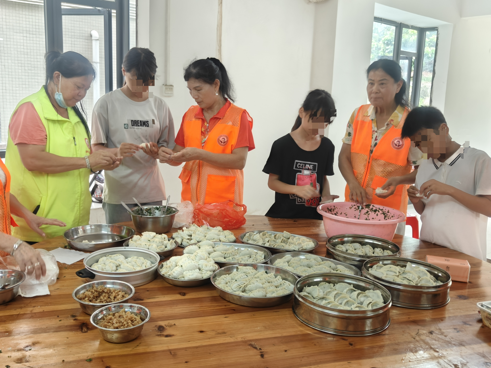 温暖相伴 快乐成长！巾帼志愿暖心生日会，守护童心向阳绽放-5.png
