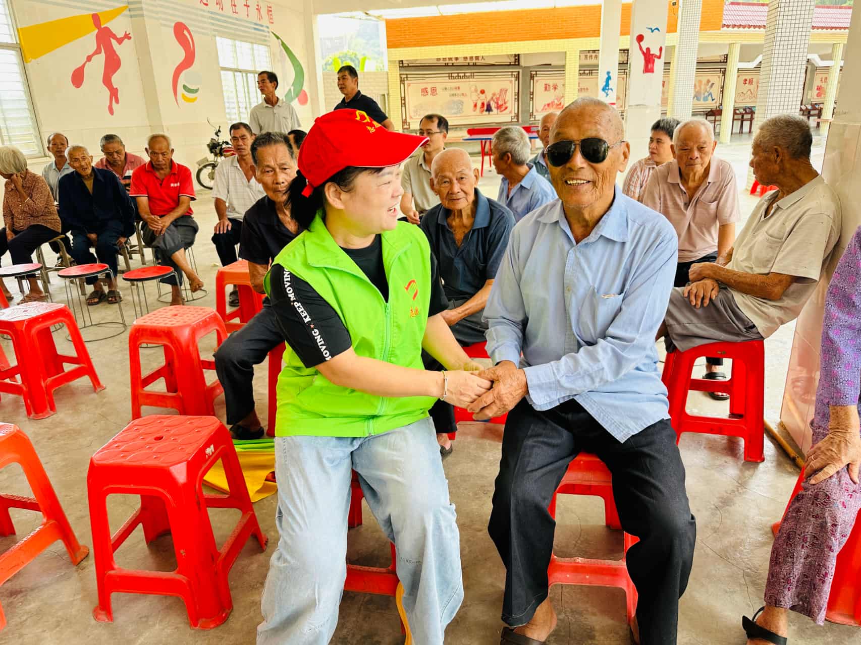 重阳暖桑榆 孝善传家风｜平山镇巾帼志愿队助力黎氏宗亲重阳敬老活动-11.jpg